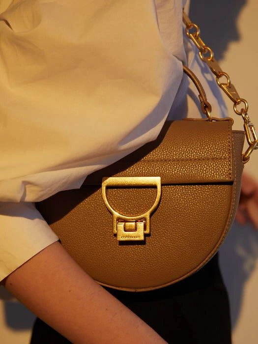 商品Coccinelle|Arlettis Mignon Halfmoon Bag (3 Colors),价格¥2447,第1张图片