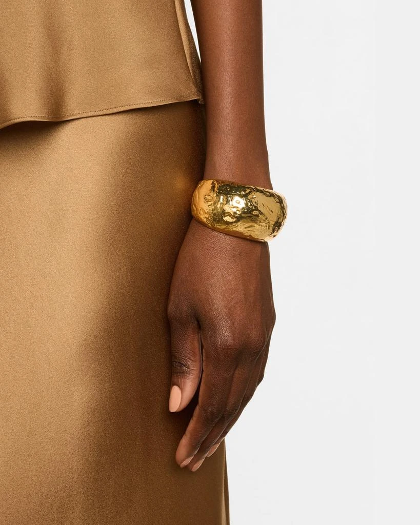 商品Kenneth Jay Lane|22K Hammered Gold Cuff Bracelet,价格¥873,第2张图片详细描述