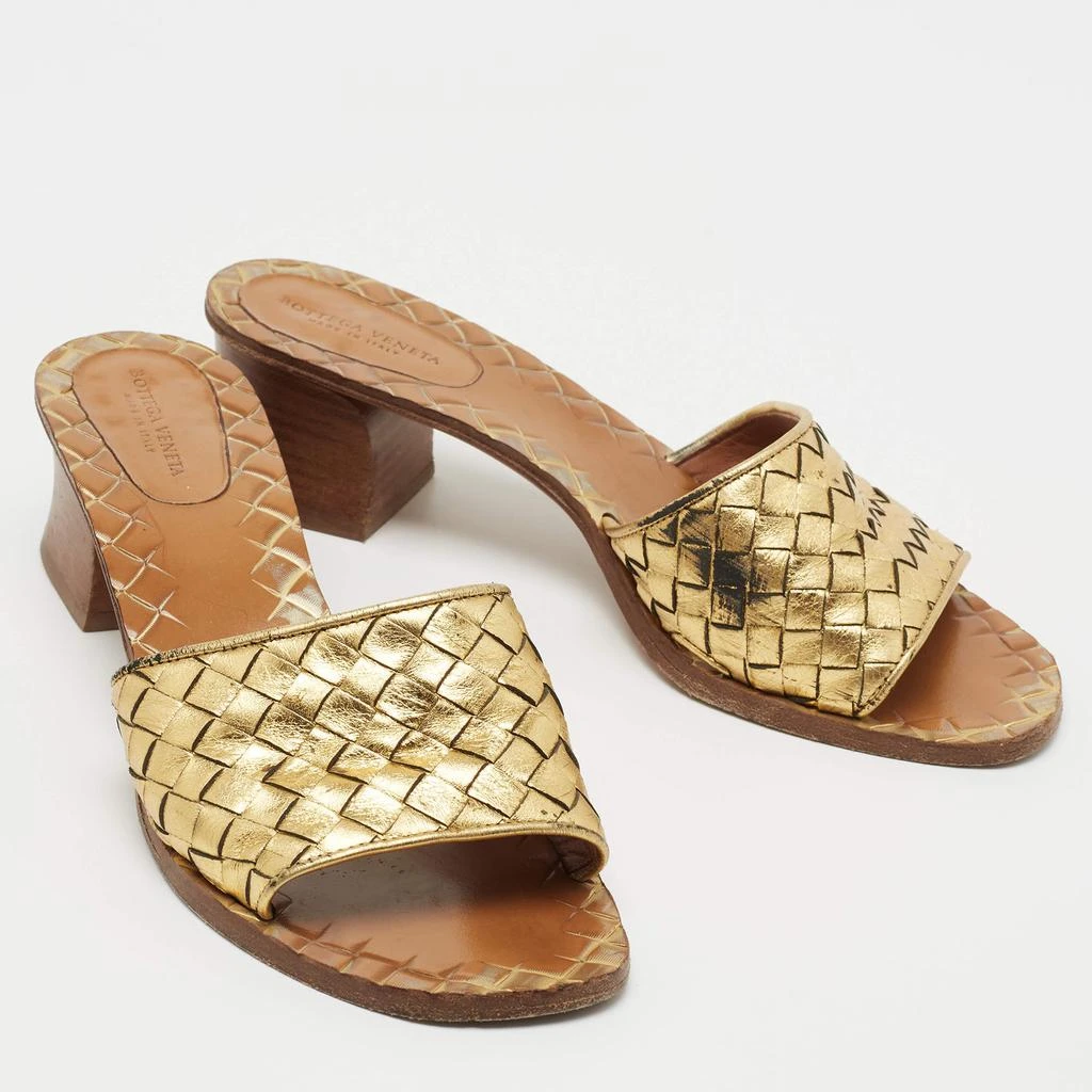 商品[二手商品] Bottega Veneta|Bottega Veneta Gold Intrecciato Leather Ravello Slide Sandals Size 37,价格¥2800,第4张图片详细描述