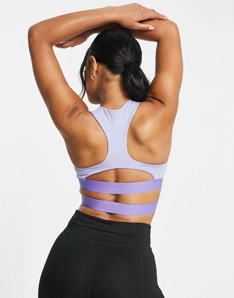 商品Puma|Puma Training Desert banded high support sports bra in lilac,价格¥301,第2张图片详细描述