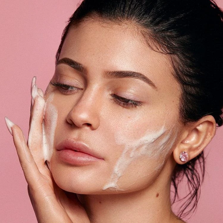 商品Kylie Cosmetics|泡沫洗面奶,价格¥186,第4张图片详细描述
