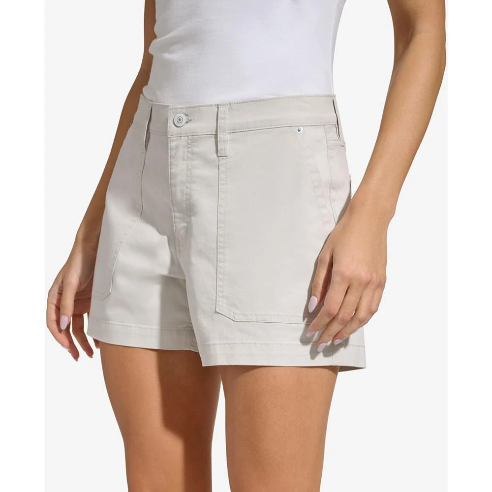 商品Calvin Klein|Women's Mid Rise Utility Denim Shorts,价格¥138,第3张图片详细描述