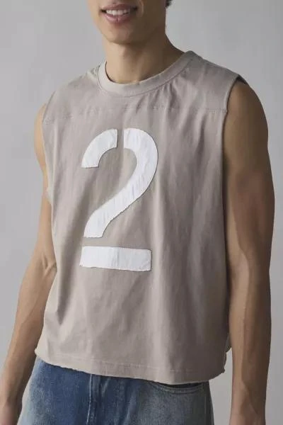 商品BDG|BDG Game Day Cutoff Sleeveless Tee,价格¥218,第4张图片详细描述