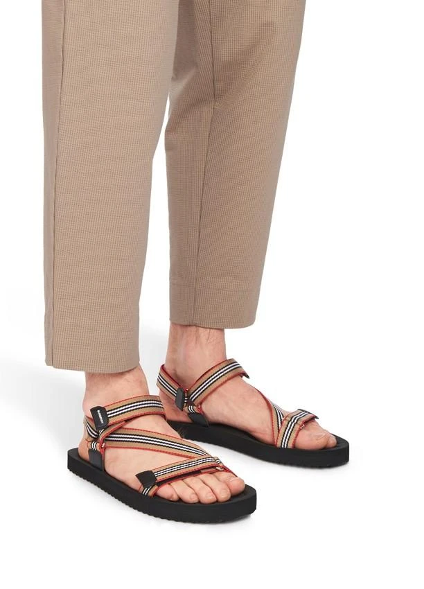 商品Burberry|Patterson 尼龙凉鞋,价格¥3965,第2张图片详细描述