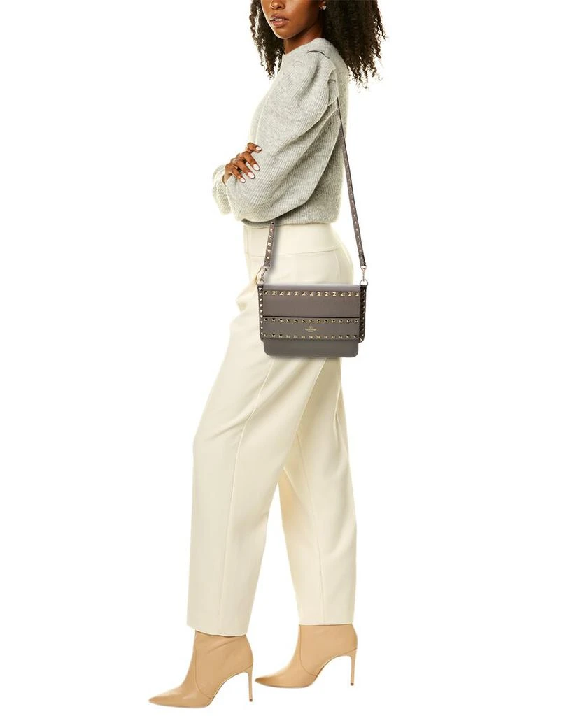 商品Valentino|Valentino Rockstud Small Grainy Leather Crossbody,价格¥11116,第4张图片详细描述