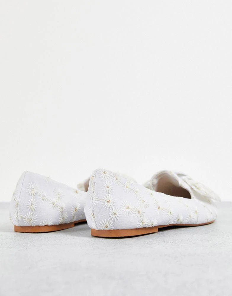 商品ASOS|ASOS DESIGN Lake bow pointed ballet flats in white daisy,价格¥108,第4张图片详细描述