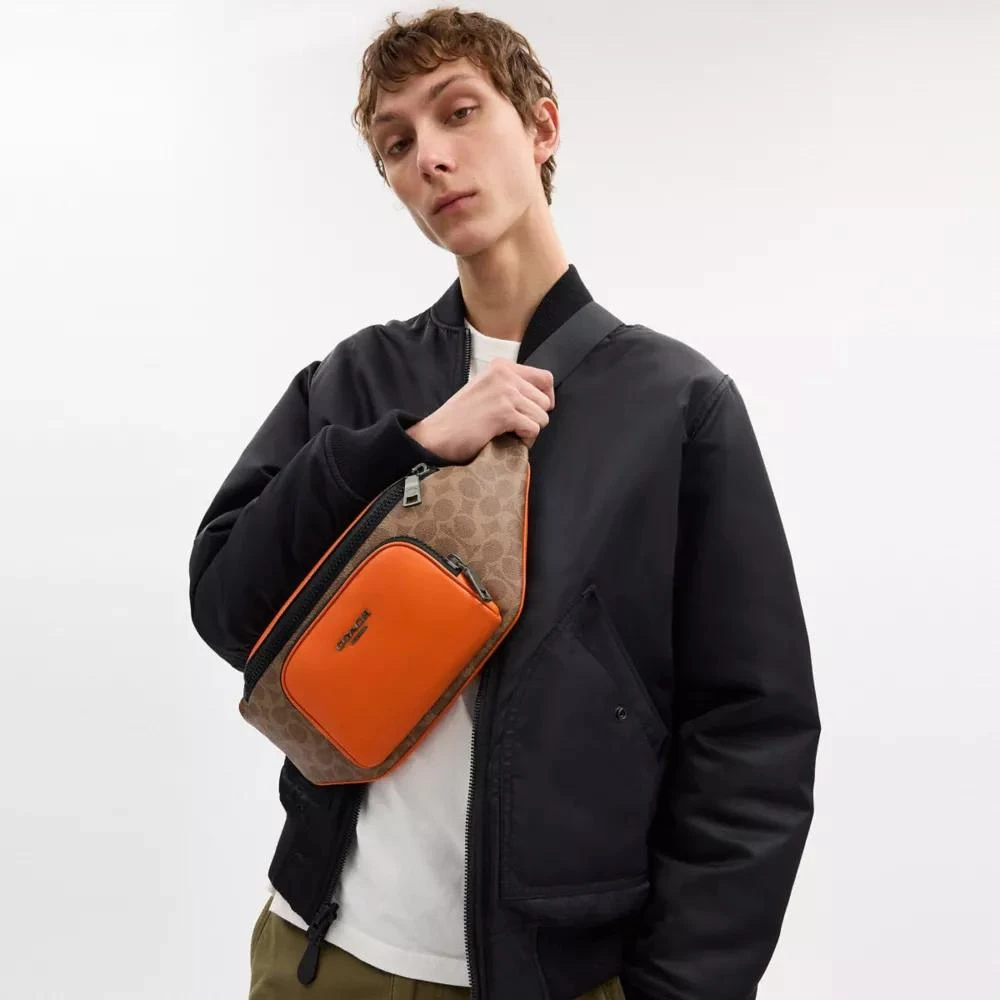 商品Coach|Racer Belt Bag In Colorblock Signature Canvas,价格¥974,第2张图片详细描述