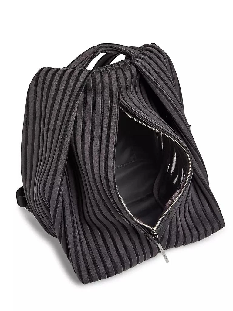 商品Issey Miyake|Linear Knit Backpack,价格¥5404,第3张图片详细描述