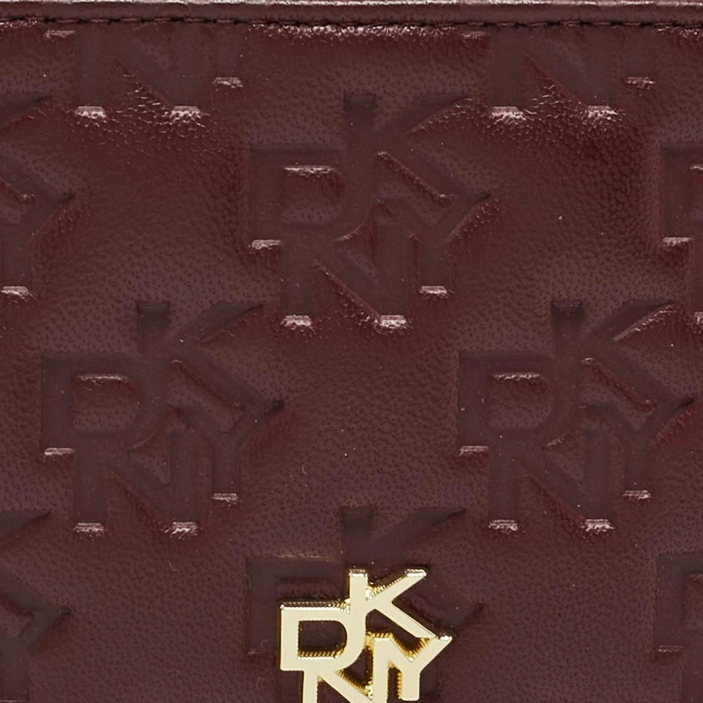 商品DKNY|DKNY Burgundy Signature Embossed Leather Catherine Key Card Case,价格¥1048,第5张图片详细描述