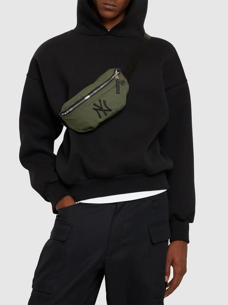 商品New Era|Embroidered Logo Mini Belt Bag,价格¥131,第1张图片详细描述