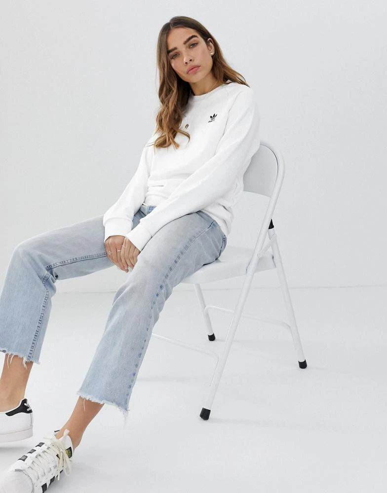 商品Adidas|adidas Originals Essential crew neck sweatshirt in white,价格¥159,第4张图片详细描述