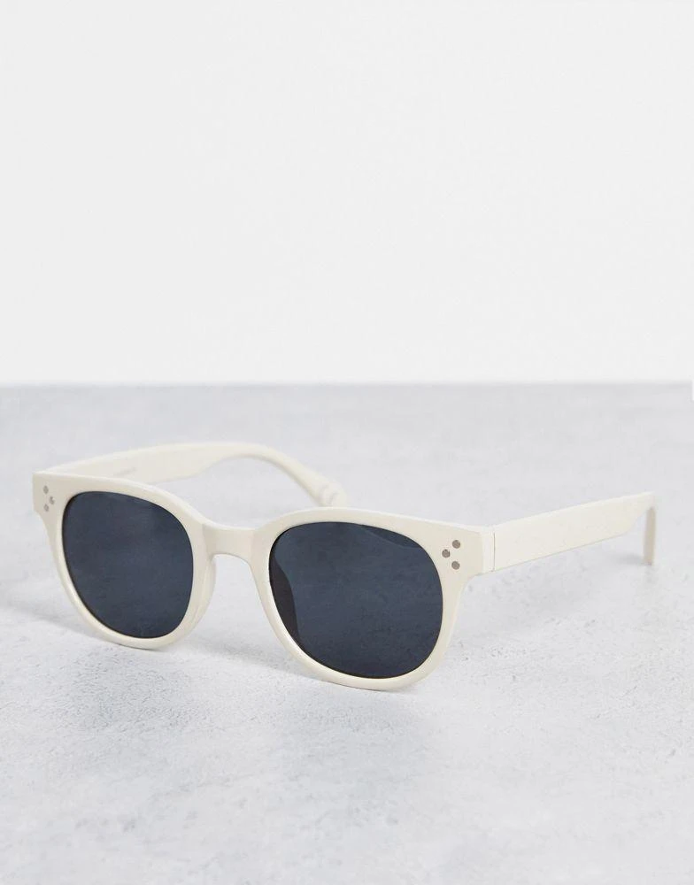 商品ASOS|ASOS DESIGN round sunglasses with smoke lens in ecru - BEIGE,价格¥49,第1张图片