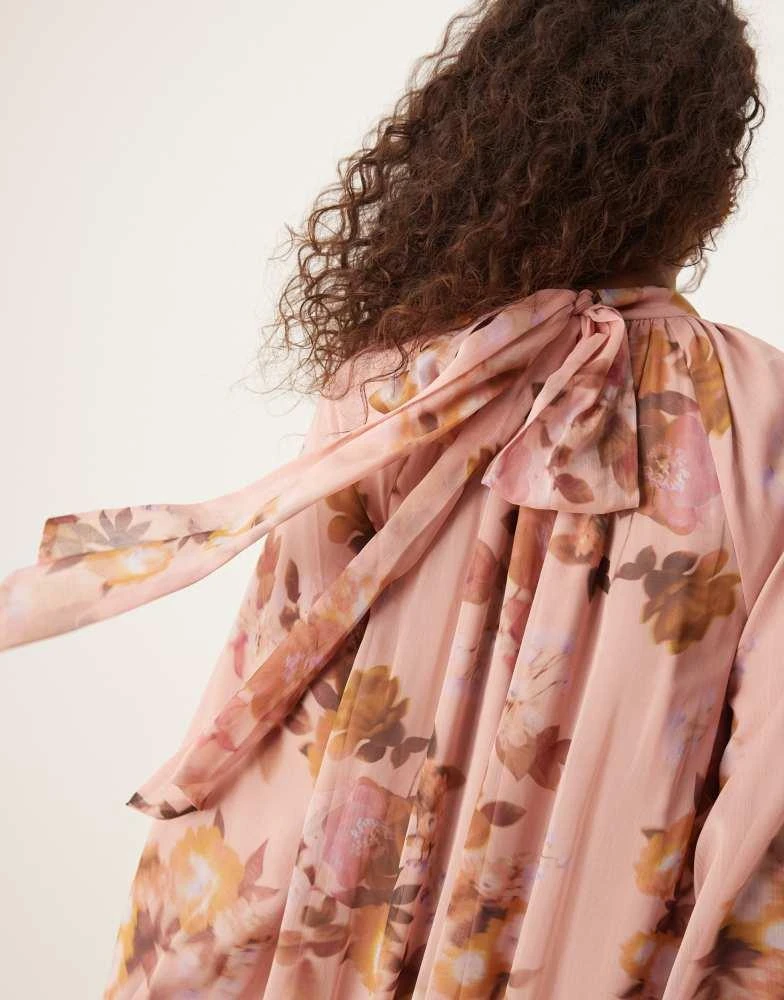 商品ASOS|ASOS DESIGN smock tie bow back maxi dress in pink blurred floral print,价格¥622,第2张图片详细描述