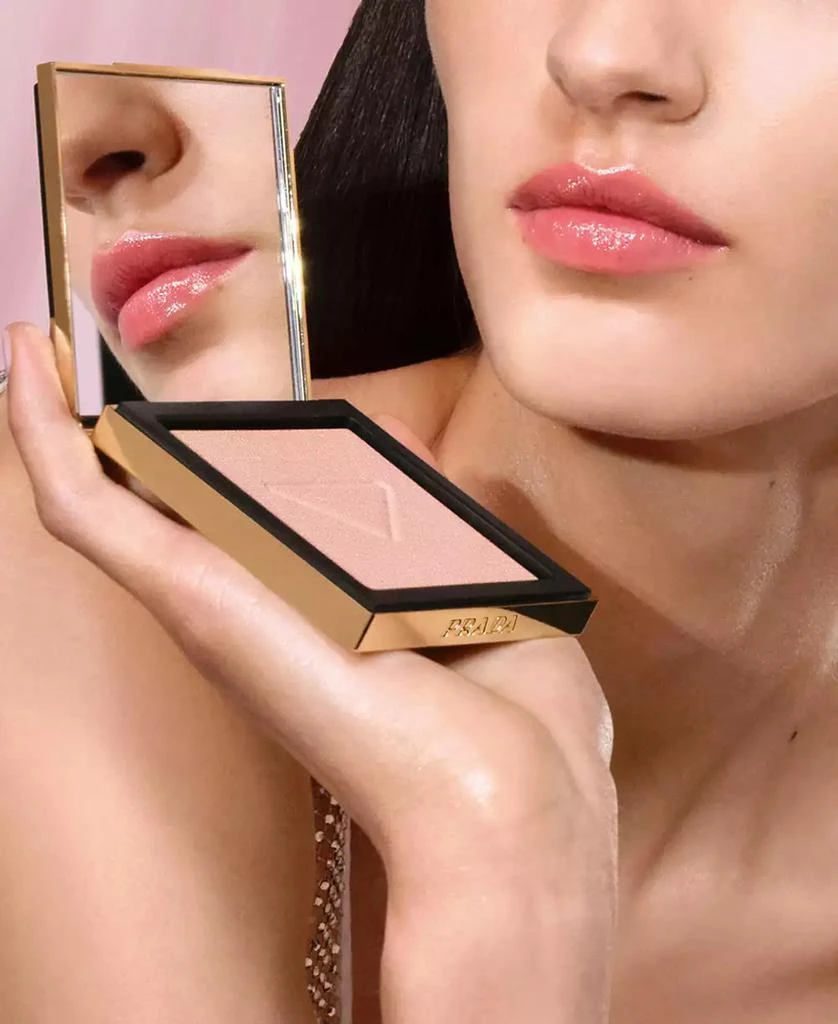 商品Prada Beauty|Light Glowing Refillable Highlighter Powder,价格¥479,第4张图片详细描述