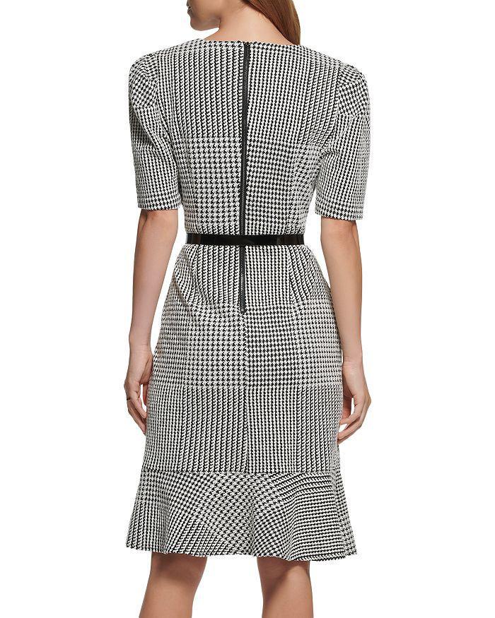 商品Karl Lagerfeld Paris|Houndstooth Knit Belted Dress,价格¥1050,第4张图片详细描述