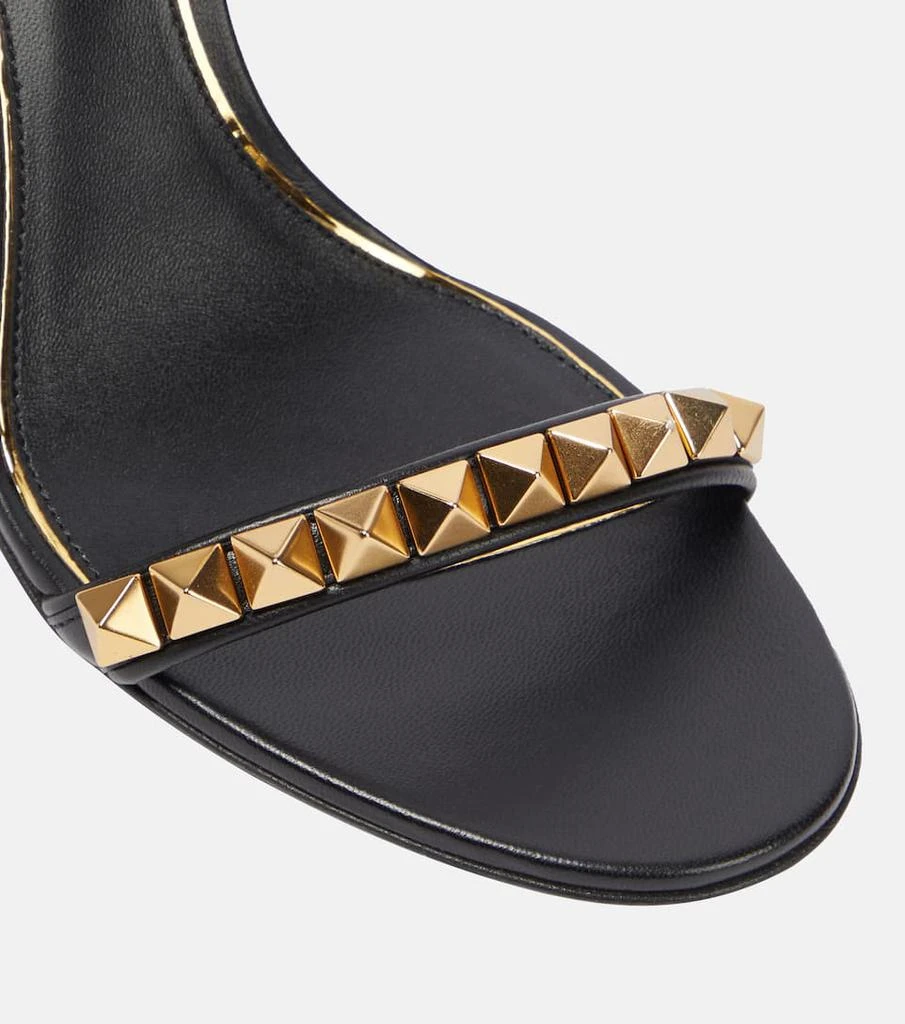 Rockstud No Limit 100纳帕革凉鞋 商品