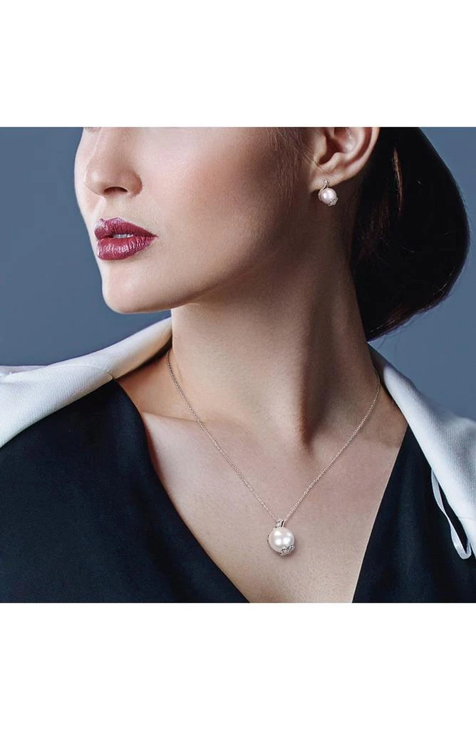 商品DELMAR|Cultured Freshwater Pearl Pendant Necklace & Stud Earrings Set,价格¥2547,第4张图片详细描述