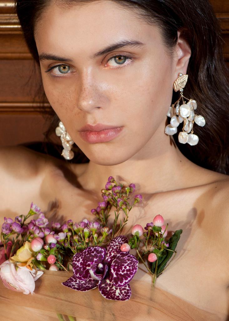 24k gold vermeil petal pearl & shell earrings商品第2张图片规格展示