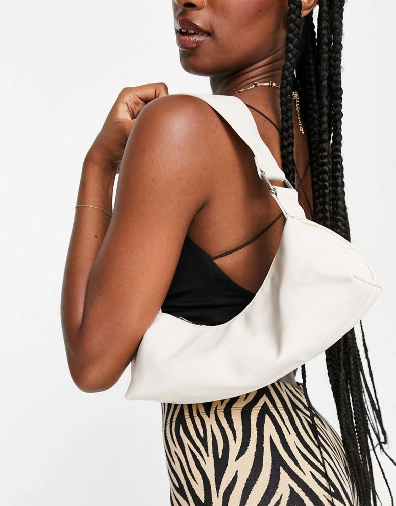 商品ASOS|ASOS DESIGN elongated shoulder bag with wide strap in off white,价格¥106,第1张图片