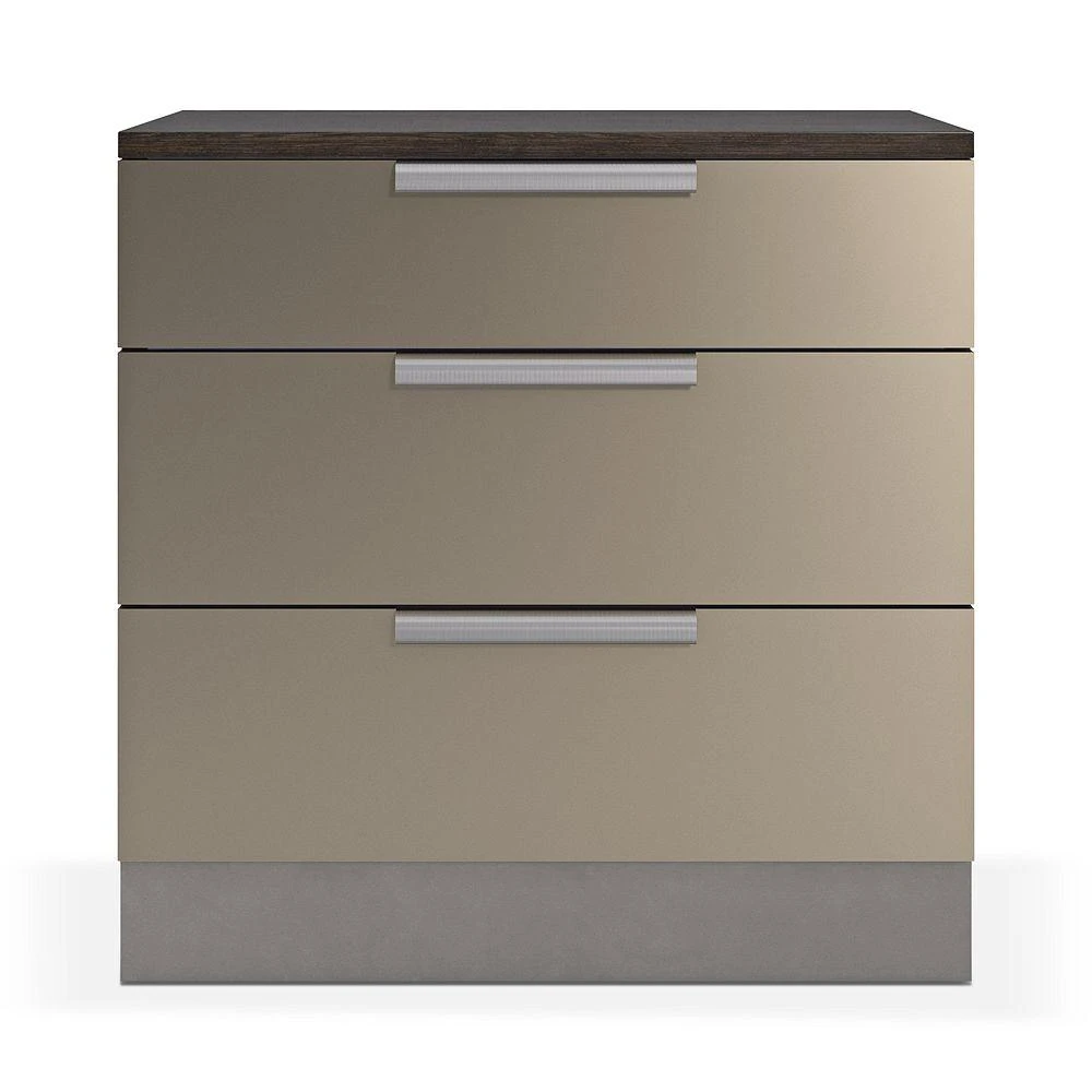 La Moda Three Drawer Nightstand 商品