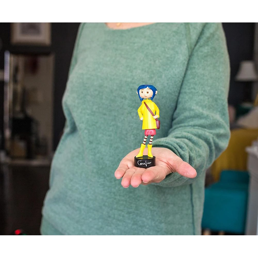 商品Surreal Entertainment|Coraline in Rain Coat PVC Bobble Figure Statue | Collectible Bobblehead Action Figure, Desk Toy Accessories | Novelty Gifts For Home Office Decor | 5 Inches Tall,价格¥209,第3张图片详细描述