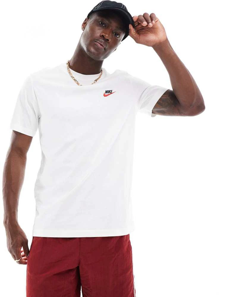 商品NIKE|Nike Club t-shirt in white,价格¥240,第1张图片详细描述