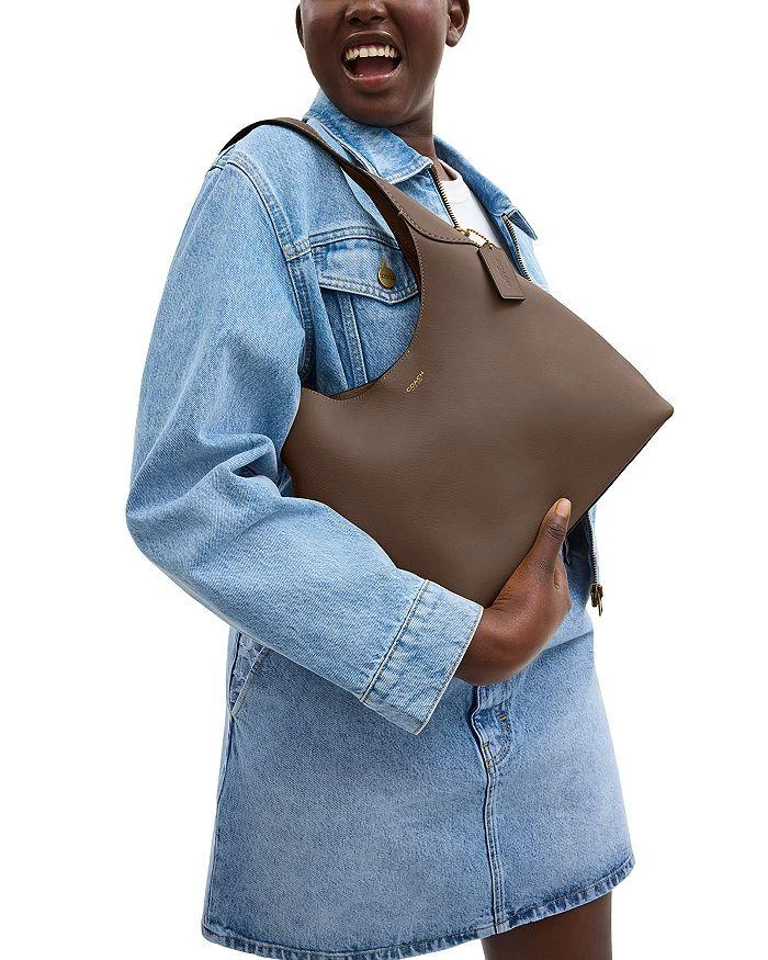 商品Coach|蔻驰 布鲁克林28 单肩包,价格¥2249,第2张图片详细描述