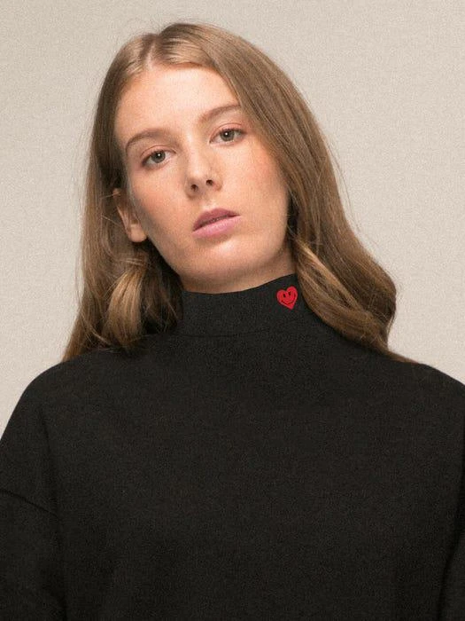 商品graver|[UNISEX] Small Heart Smile Turtleneck _ 2 Color,价格¥514,第1张图片