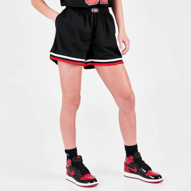 商品Mitchell and Ness|Women's Mitchell & Ness Chicago Bulls NBA 1997-98 Swingman Shorts,价格¥261,第3张图片详细描述