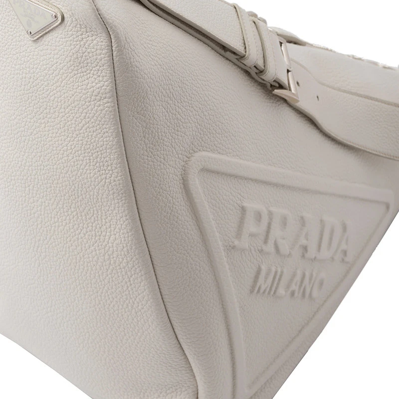 商品Prada|【预售3-7天】普拉达  男士滑石白色皮革压纹银扣三角包单肩包2VY007_2BBE_F0K74_V_DLO,价格¥21046,第6张图片详细描述