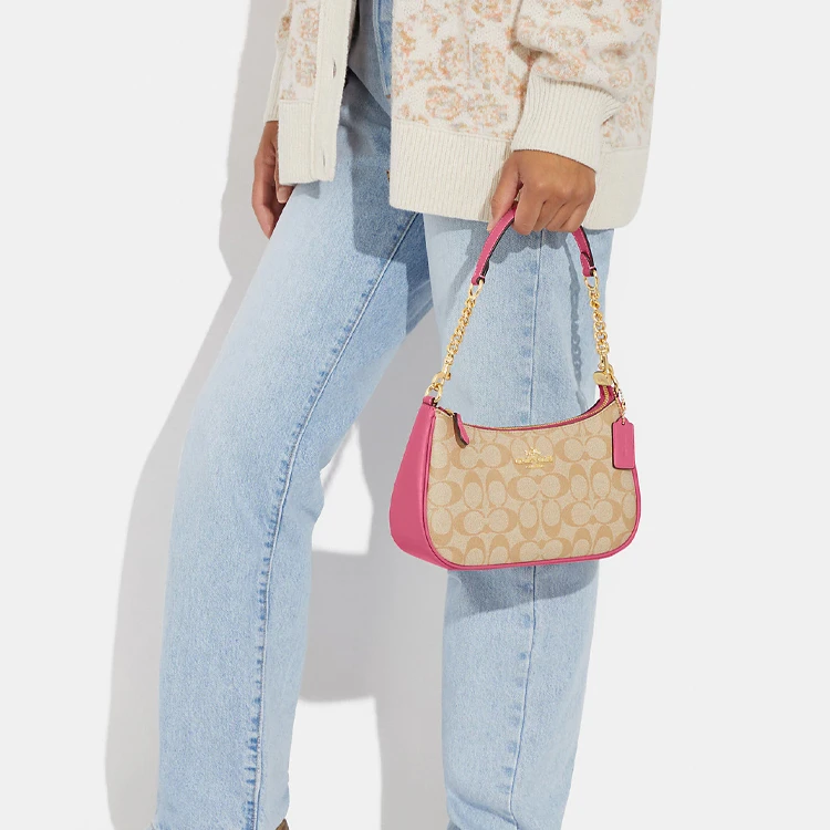商品[国内直发] Coach|蔻驰 Teri 25 字母徽标经典老花拉链开合 帆布配皮 腋下包马鞍包单肩斜挎包 中号 女款 棕拼粉色,价格¥2361,第7张图片详细描述