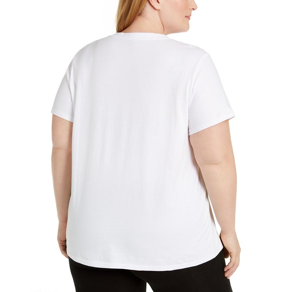 Plus Size Logo Patch V-Neck T-Shirt商品第2张图片规格展示