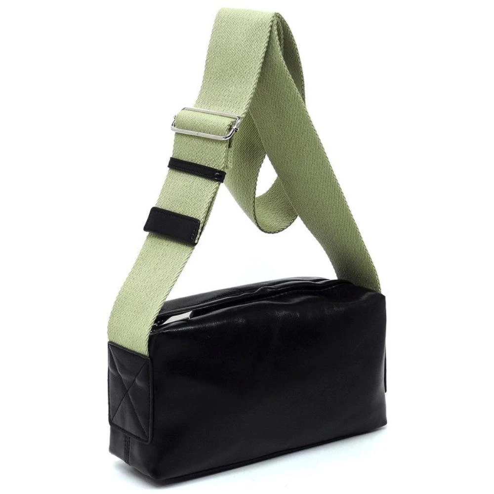 Wide Guitar Strap Boxy Crossbody Bag 商品
