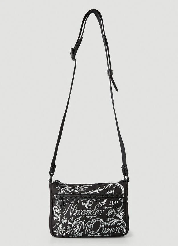 商品Alexander McQueen|Illustrative Logo Crossbody Bag in Black,价格¥1662,第1张图片