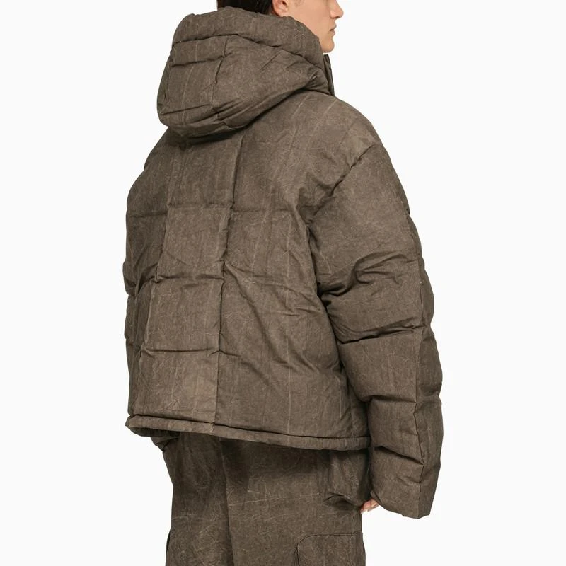 商品Entire Studios|Oversize wood-coloured down jacket in canvas,价格¥3194,第3张图片详细描述