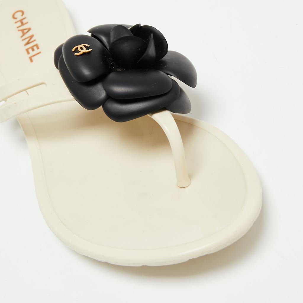 Chanel Cream/Black Jelly Camellia Thong Flats Size 38商品第7张图片规格展示