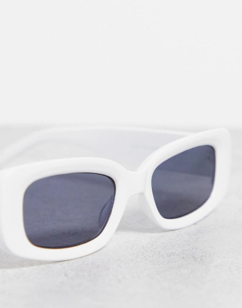 商品ASOS|ASOS DESIGN rectangle sunglasses with smoke lens in white - WHITE,价格¥108,第4张图片详细描述