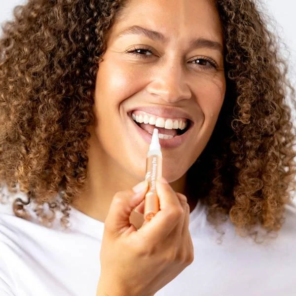 商品Spotlight Oral Care|Spotlight Oral Care Rose Gold Teeth Whitening Pen 4ml,价格¥336,第4张图片详细描述