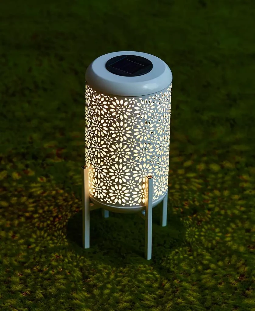 14.25" H Set of 2 Metal Cutout Flower Pattern Solar Powered LED Outdoor Lantern with Stand 商品