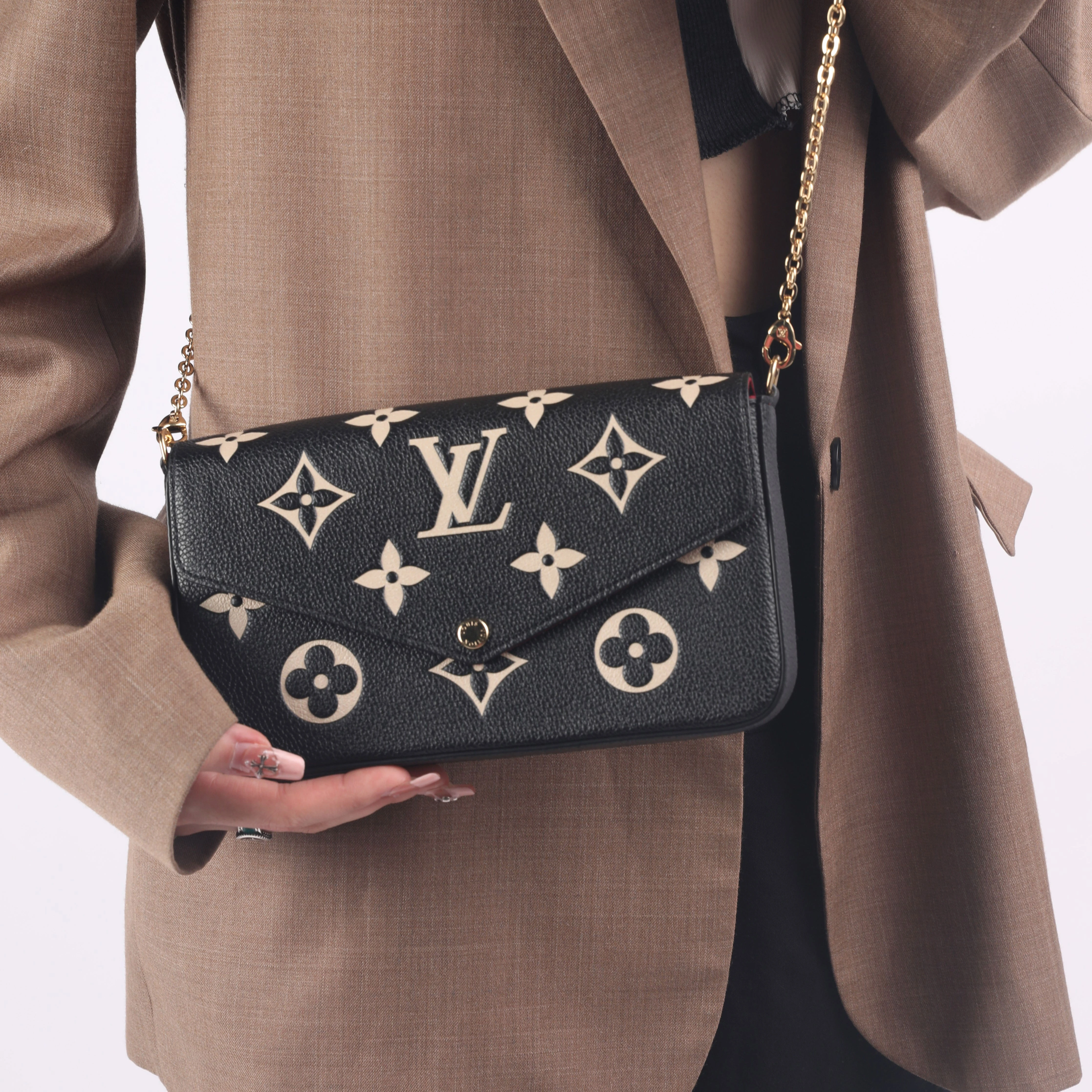 商品[国内直发] Louis Vuitton|Pochette Félicie 信封式构型标志性徽标压纹 软粒面牛皮革 三合一链条包手拿包斜挎包单肩包 女款 黑色,价格¥14907,第10张图片详细描述