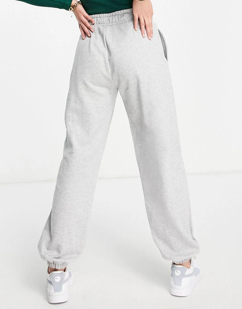 商品Puma|Puma Classics oversized joggers in light grey,价格¥220,第2张图片详细描述