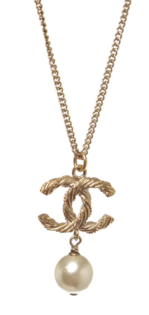 Chanel CC Dangle Pearl Pendant Gold-tone Necklace商品第3张图片规格展示