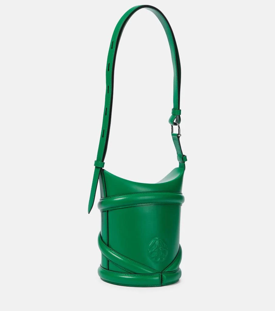 商品Alexander McQueen|Curve Small leather bucket bag,价格¥12002,第4张图片详细描述