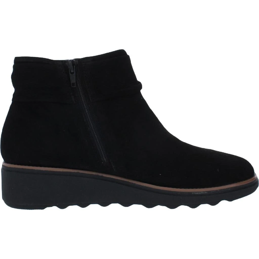 商品Clarks|Clarks Womens Sharon Salon Faux Suede Side Zipper Wedge Boots,价格¥230,第2张图片详细描述