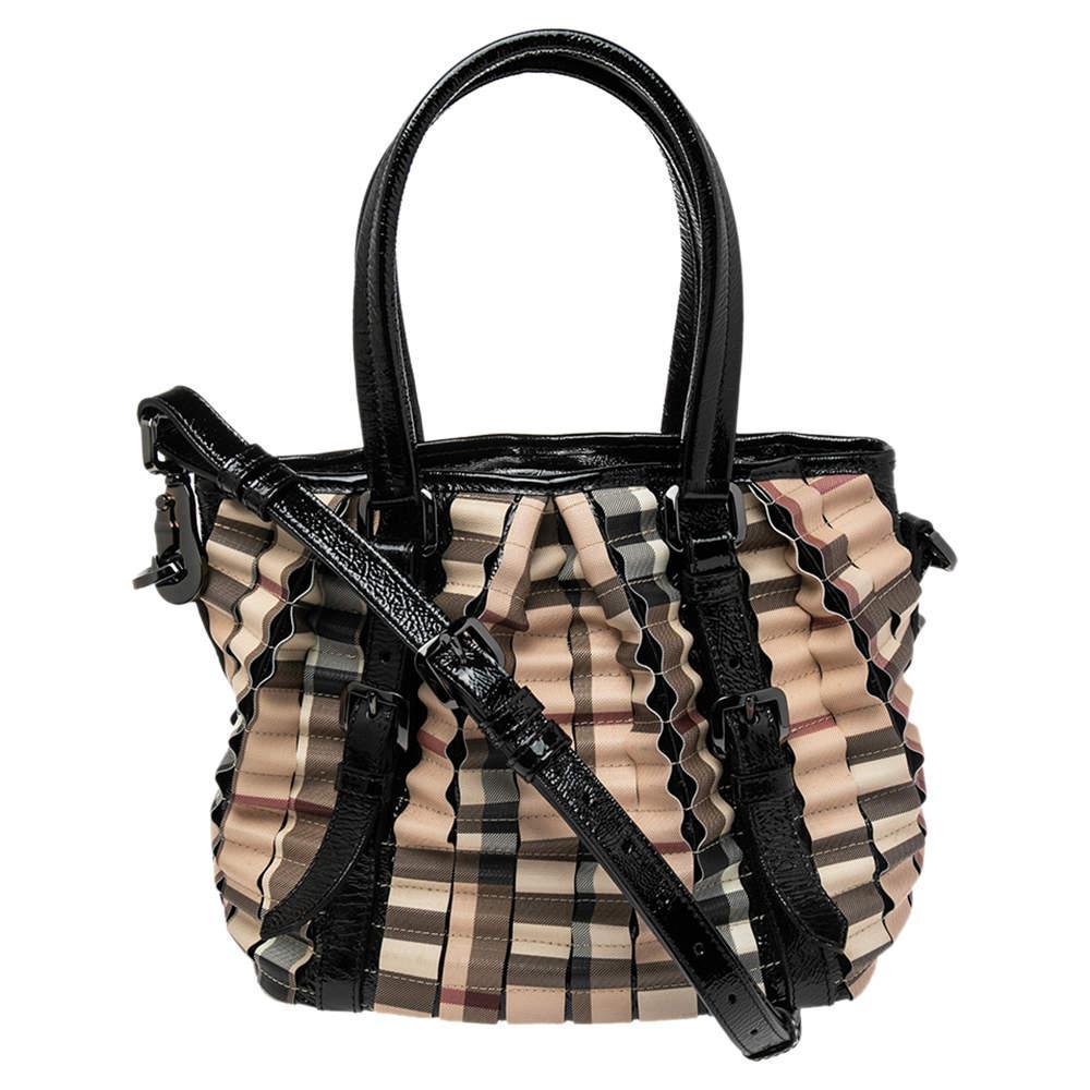 商品[二手商品] Burberry|Burberry Black/Beige House Check PVC and Patent Leather Cartridge Pleat Tote,价格¥3383,第1张图片