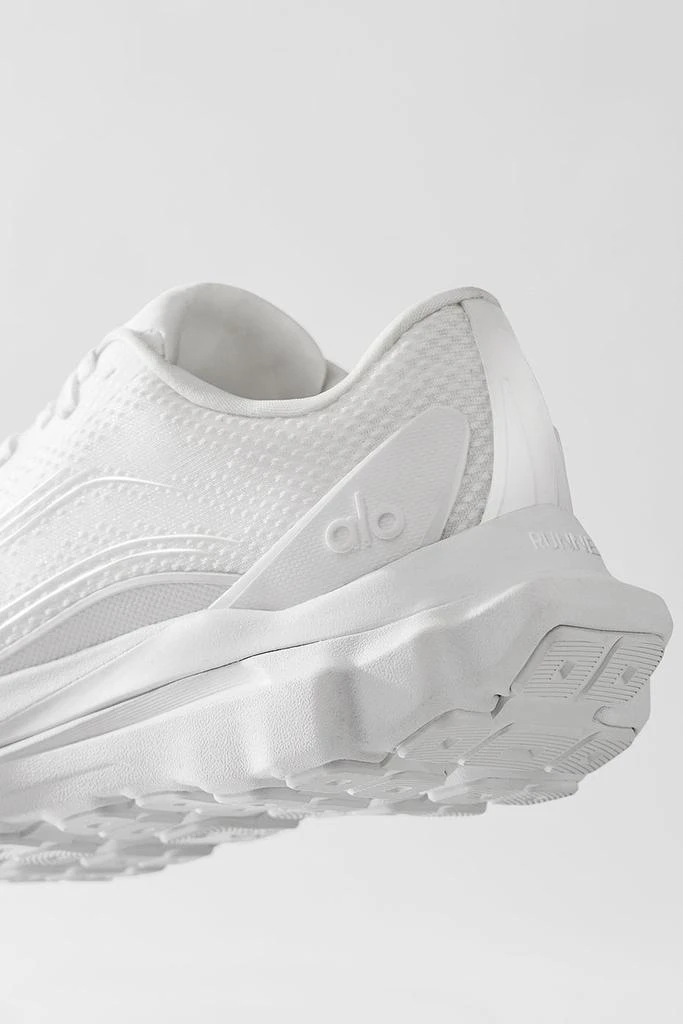 商品Alo|Alo Runner - White/White,价格¥1420,第5张图片详细描述