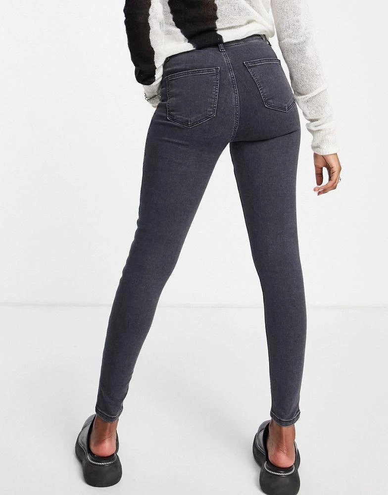 商品Topshop|Topshop high rise Joni jeans in washed black,价格¥252,第2张图片详细描述