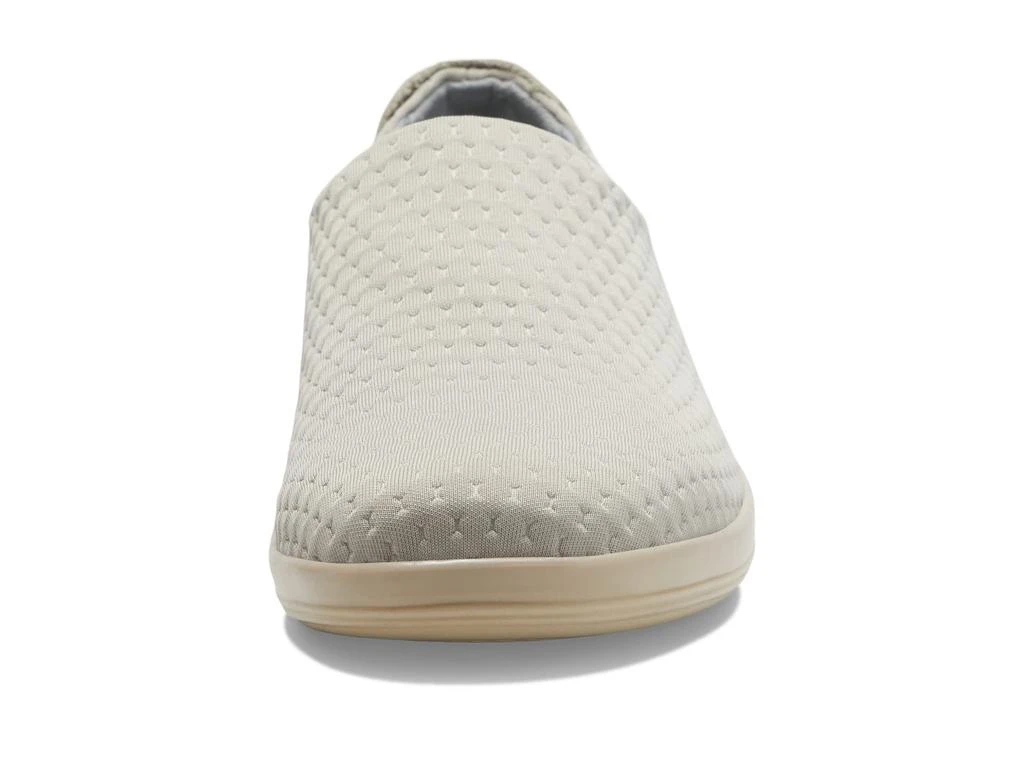 Soft 2.0 Slip-On Sneaker 商品