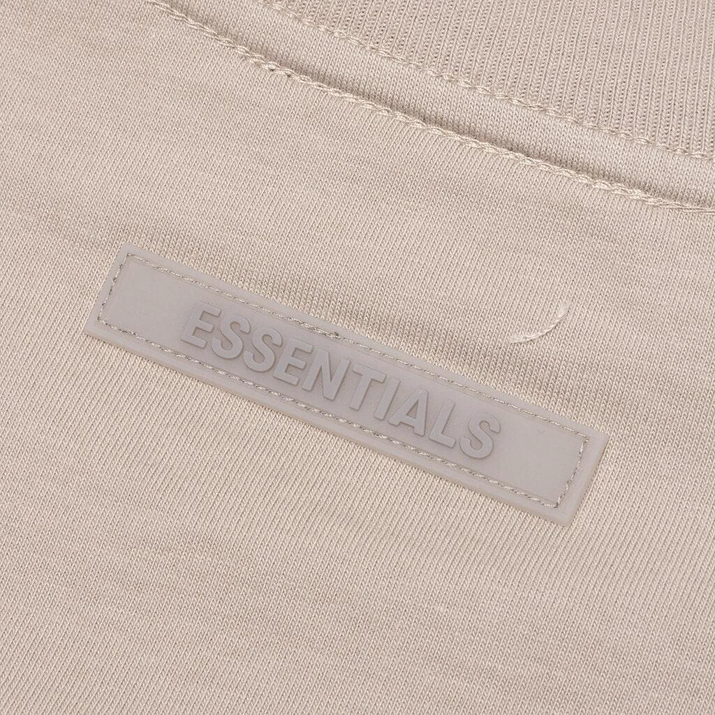 商品Essentials|Fear of God Essentials Kid's L/S Tee - String,价格¥304,第4张图片详细描述