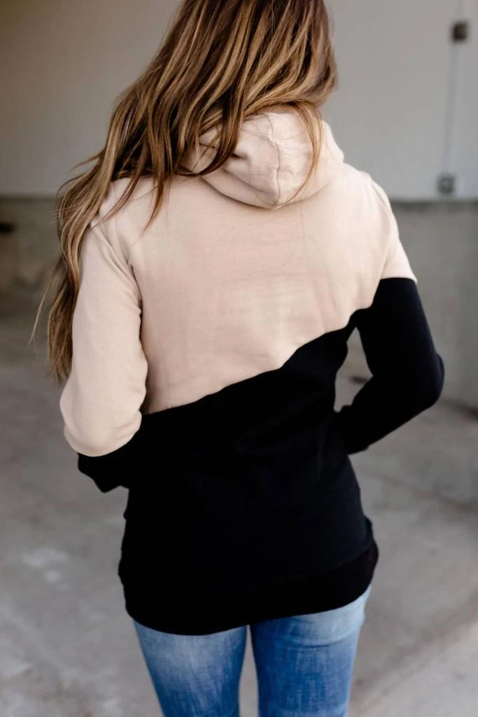 商品Ampersand Ave|Weekend Plans Hoodie in Black And Tan,价格¥413,第2张图片详细描述